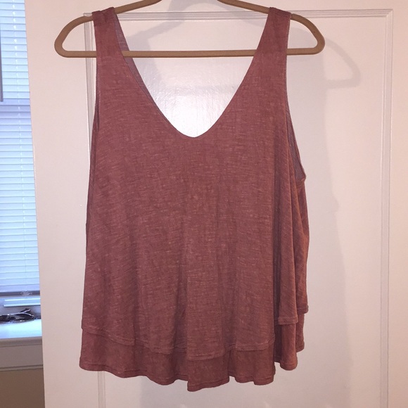 Soprano Tops - Tiered V-neck tank top